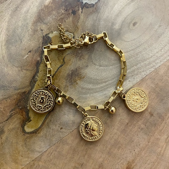 Taimur Picks Bracelet 59$